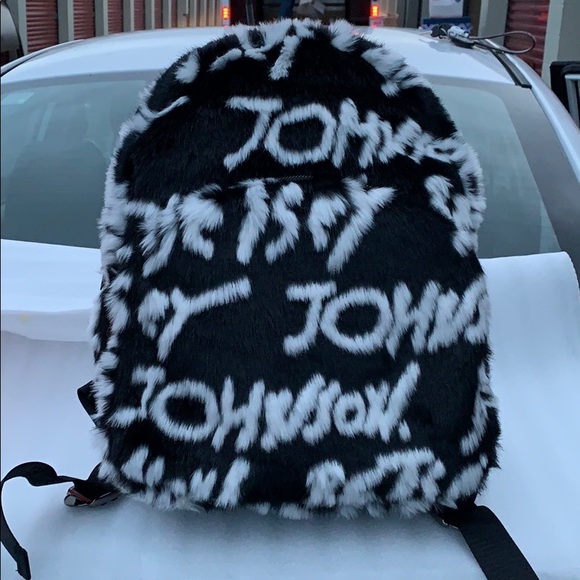 NWT BETSEY JOHNSON LARGE FAUX FUR BACKPACK - Picture 8 of 8